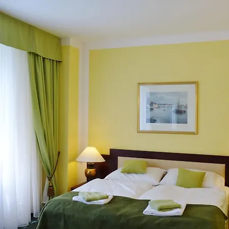 & Florian Hotel Praga